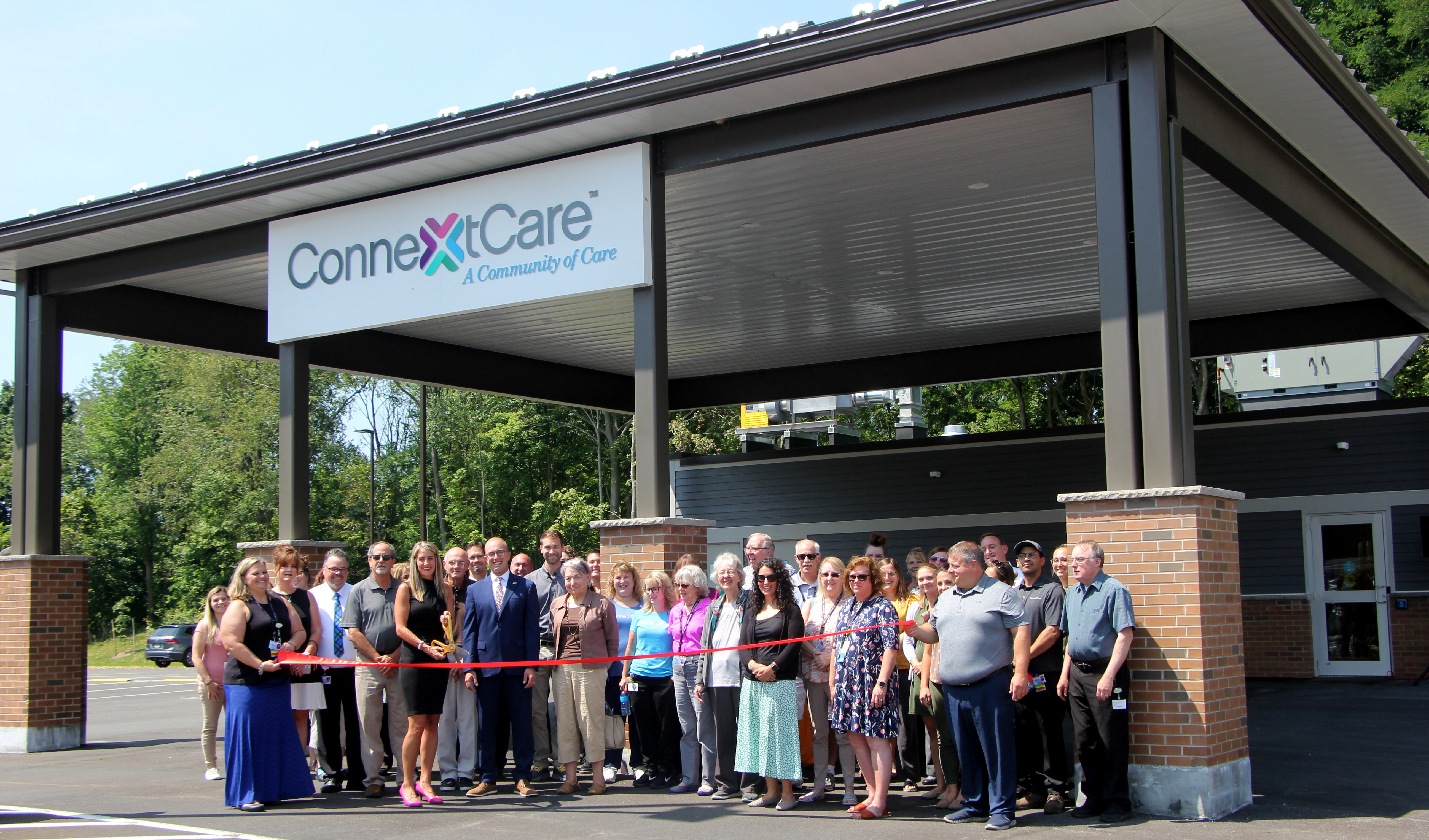 ConnextCare Holds Ribbon Cutting Ceremony for External Respiratory Center During National Health Center Week Image